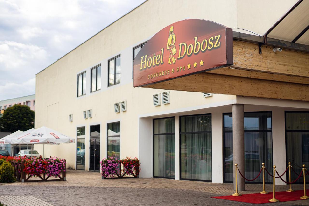 Dobosz Hotel Police