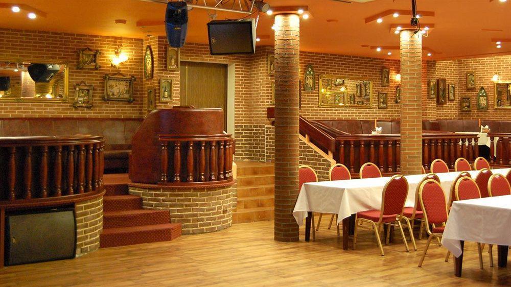 Dobosz Hotell Police